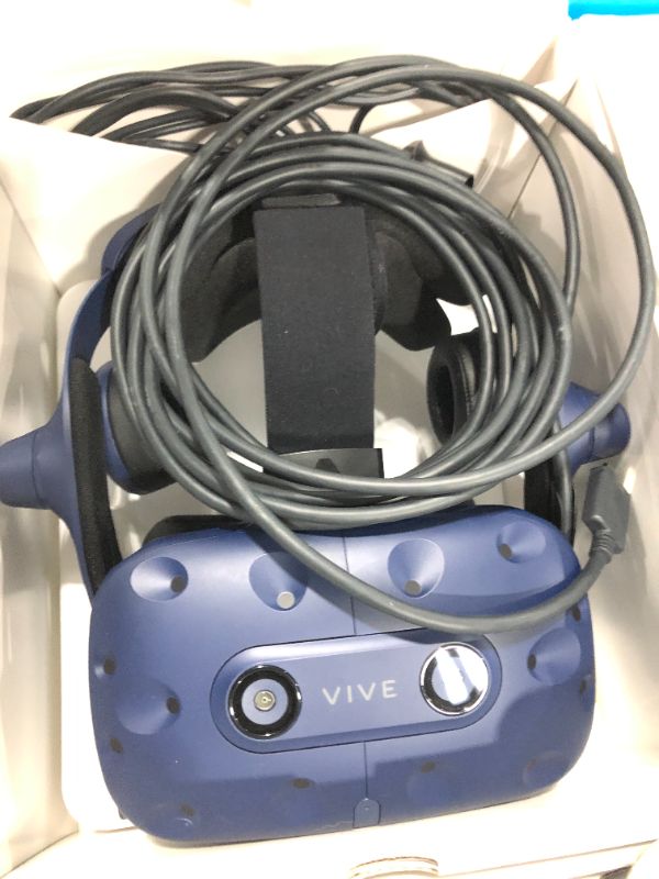 Photo 4 of HTC VIVE Pro Virtual Reality System