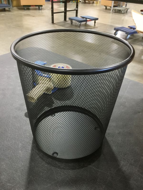 Photo 1 of 11" black trash can
