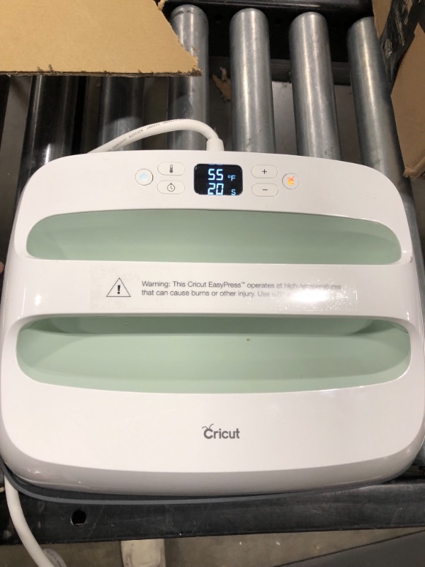 Photo 1 of Cricut EasyPress 2 Mint, 12" x 10"
