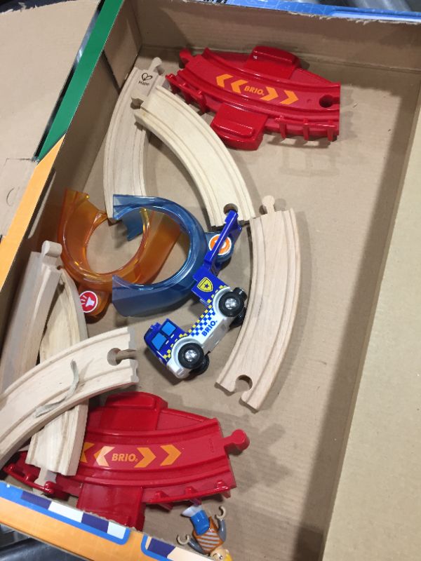 Photo 2 of BRIO 33974 World-Smart Tech Sound-Action Tunnel Circle Set
