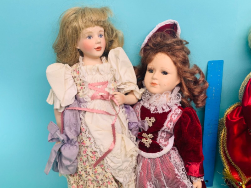 Photo 2 of 802520…4 vintage porcelain dolls