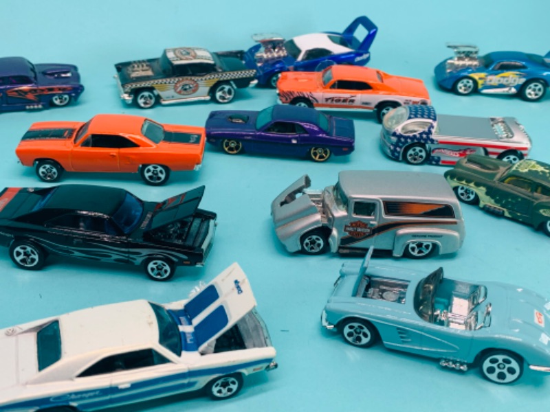 Photo 4 of 802522…14 hot wheels die cast cars