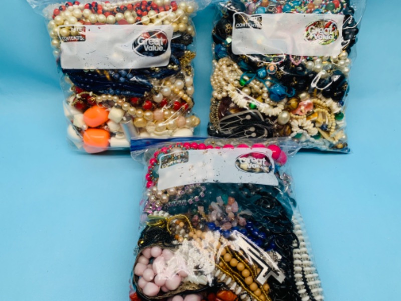 Photo 3 of 802524…over 7 pounds of costume jewelry in bags