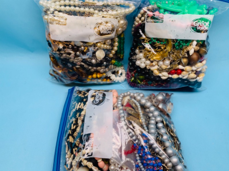 Photo 3 of 802526…over 5.5 pounds of costume jewelry in bags 