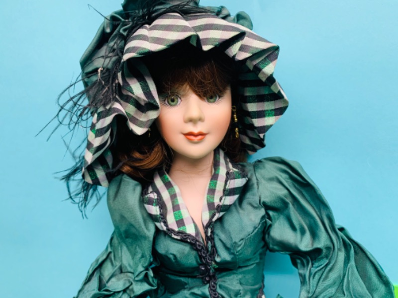 Photo 3 of 802598…large 21” vintage porcelain music box Victorian doll