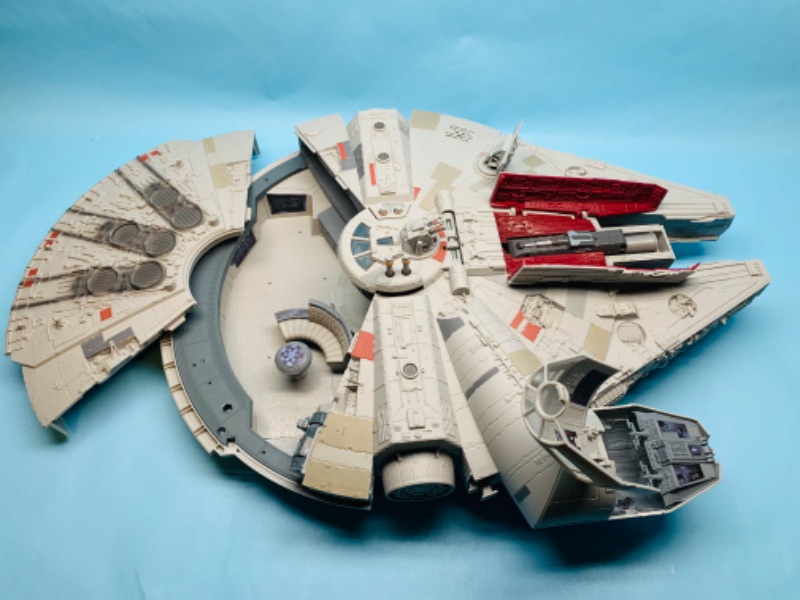 Photo 3 of 802862…plastic Hasbro Star Wars millennium  falcon space ship  22” long