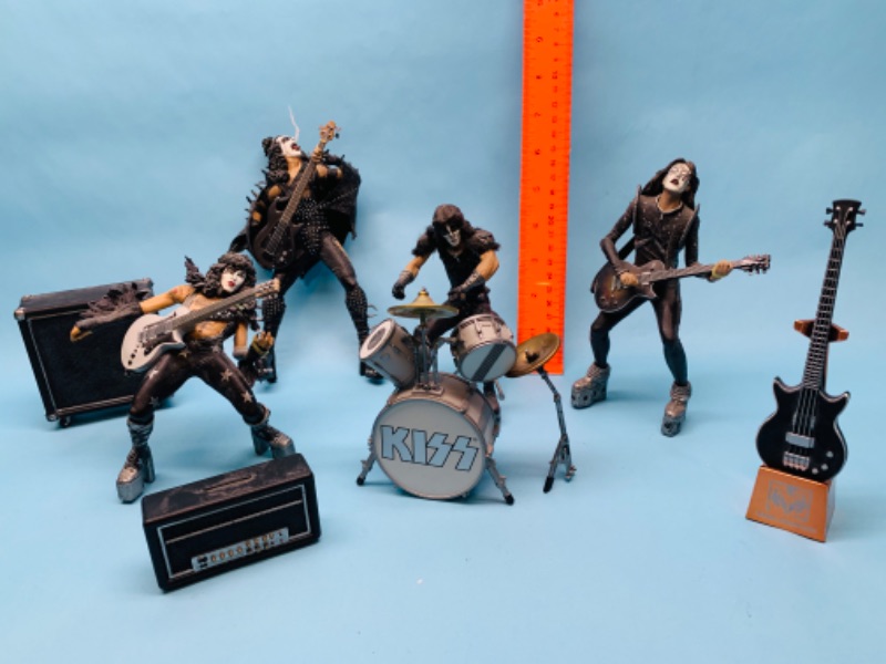 Photo 4 of 802996…kiss figures 