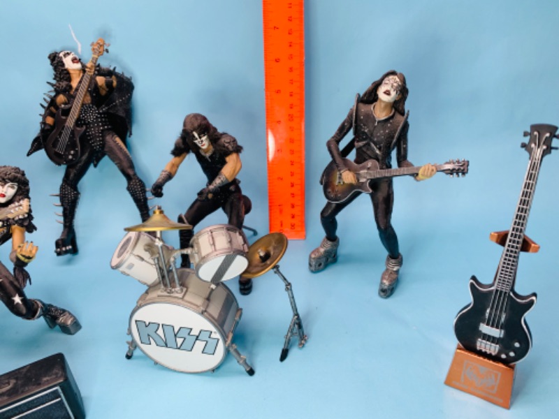 Photo 3 of 802996…kiss figures 