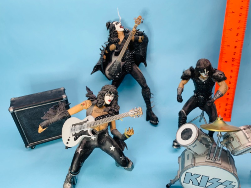 Photo 2 of 802996…kiss figures 