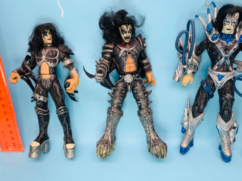 Photo 2 of 802997…kiss figures 