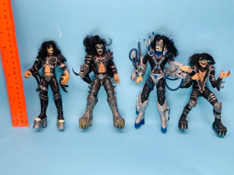 Photo 1 of 802997…kiss figures 