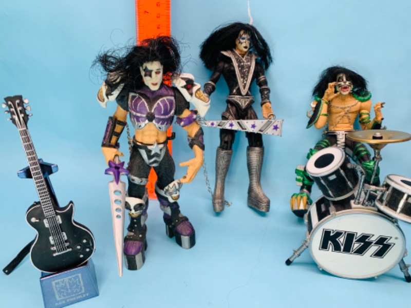 Photo 2 of 802998…kiss figures 