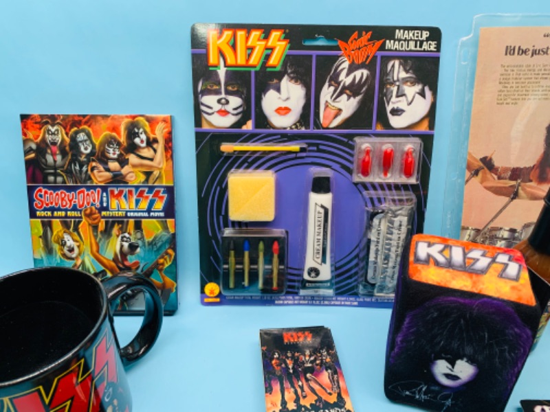 Photo 2 of 803000…kiss collectibles 