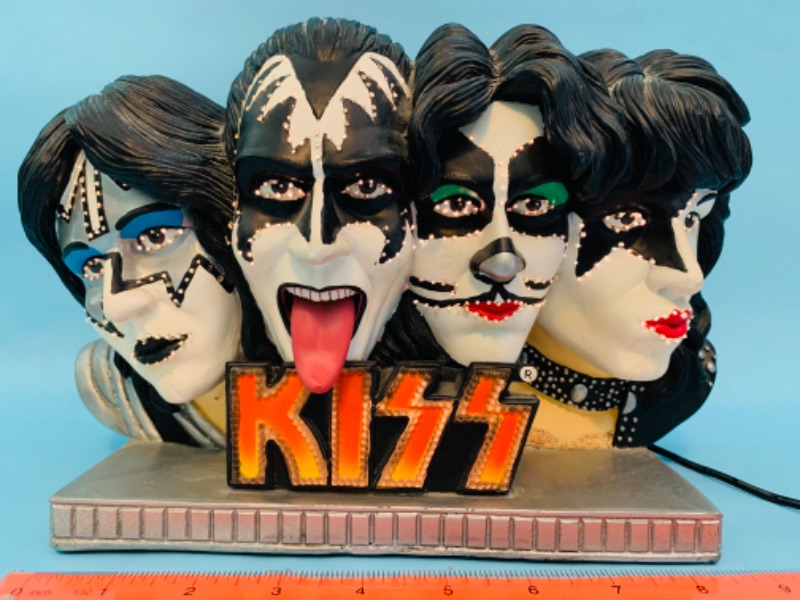 Photo 1 of 803020…light up kiss collectible 12 x 7 inch