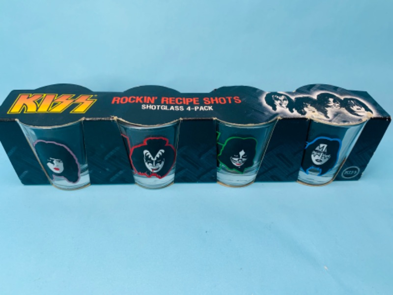 Photo 1 of 803184…kiss shot glasses 