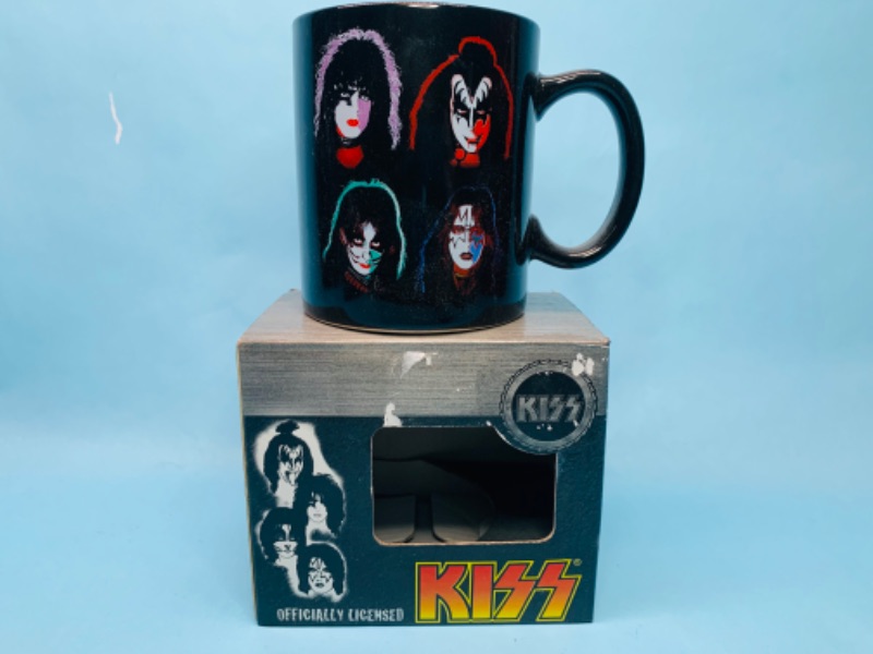 Photo 1 of 803185…kiss officially licensed mug in box 