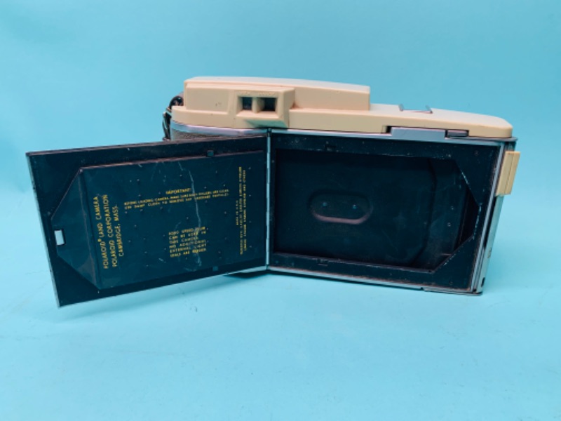 Photo 3 of 803196…vintage Polaroid land camera 800