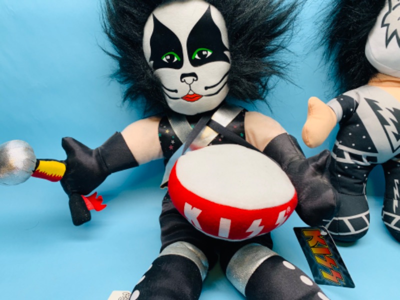 Photo 3 of 803218…2 kiss plushies 