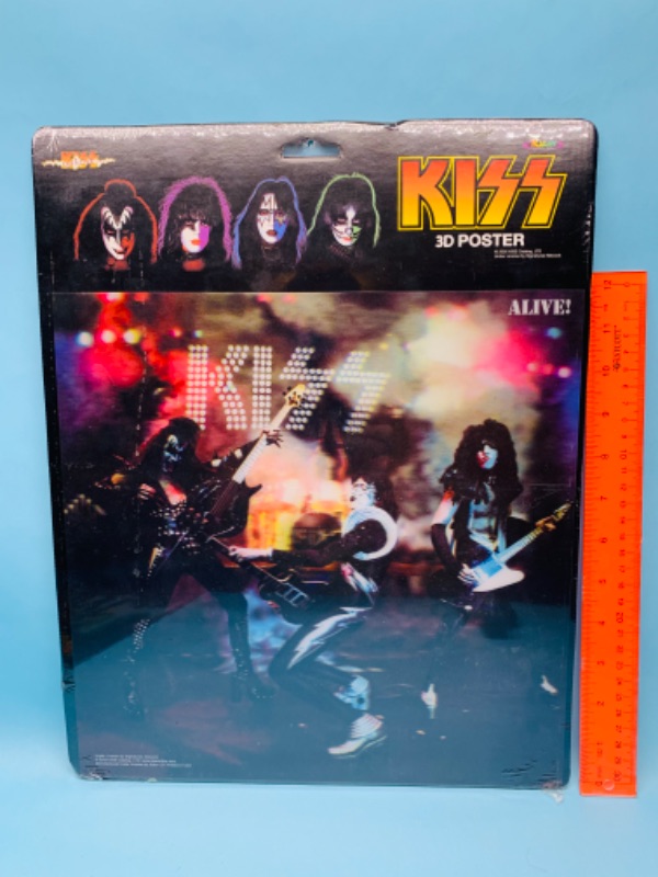 Photo 1 of 803220…sealed kiss 3D poster 