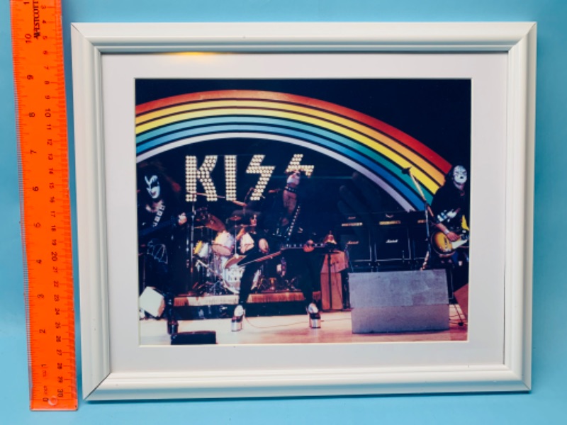 Photo 1 of 803225…framed kiss picture 