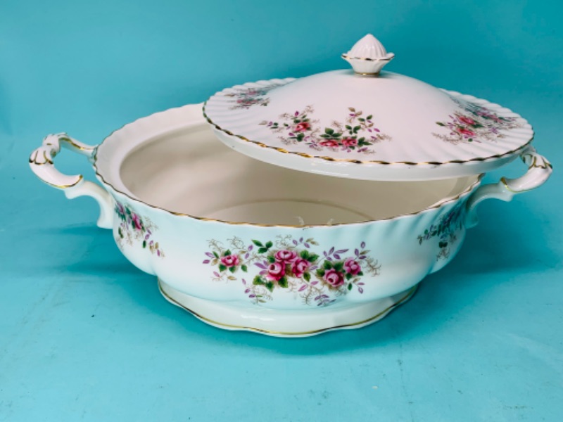 Photo 1 of 803279…vintage Royal Albert large tureen bone china made in England lavender rose
