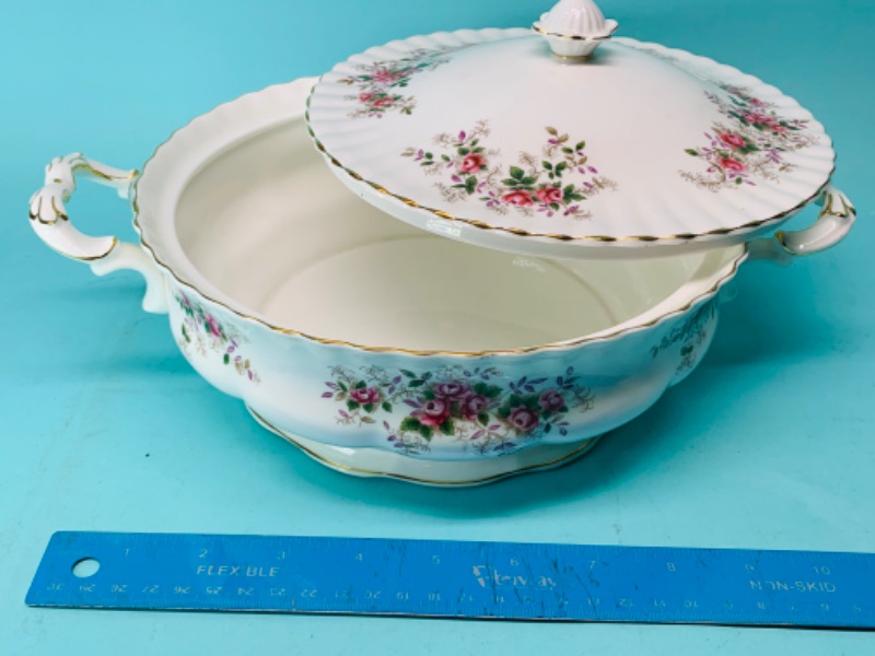 Photo 1 of 803279…vintage Royal Albert large tureen bone china made in England lavender rose
