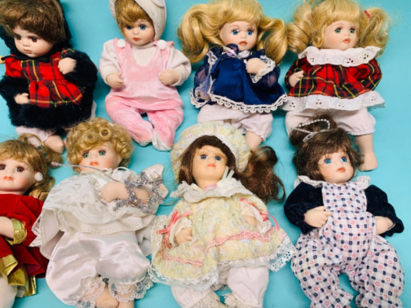 Photo 3 of 803281…8 vintage porcelain dolls