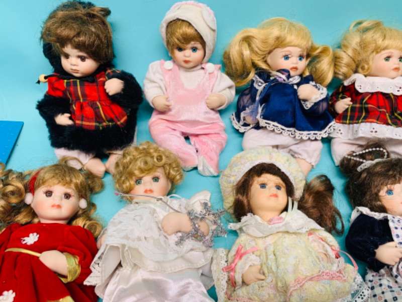 Photo 2 of 803281…8 vintage porcelain dolls