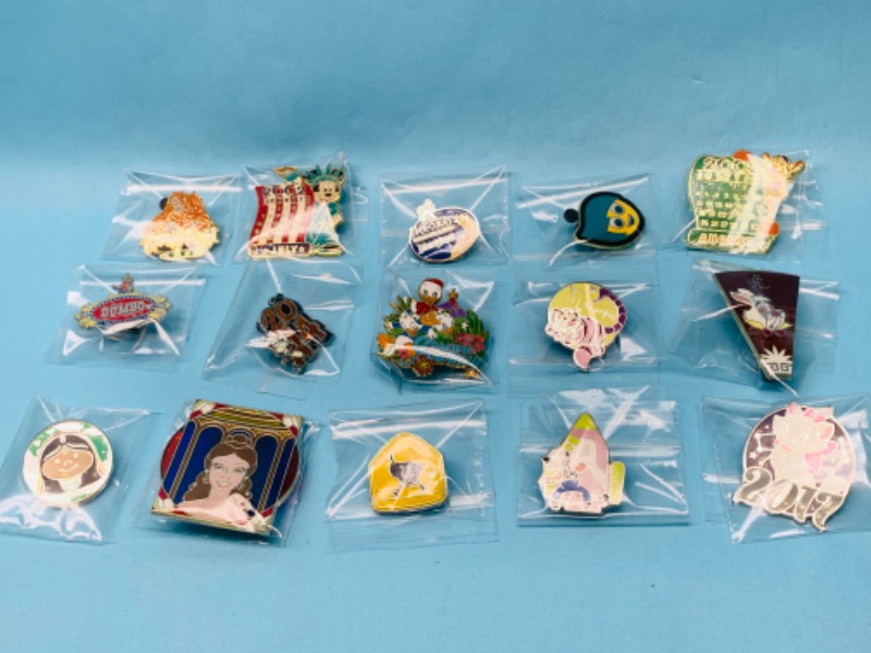 Photo 1 of 803319…15 Disney pins in plastic bags 