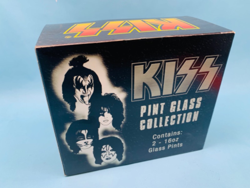 Photo 2 of 803372…kiss collectible pint glasses in original box 