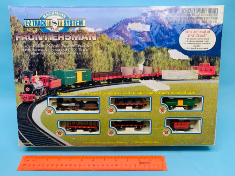 Photo 1 of 803373…small bachmann train set in box