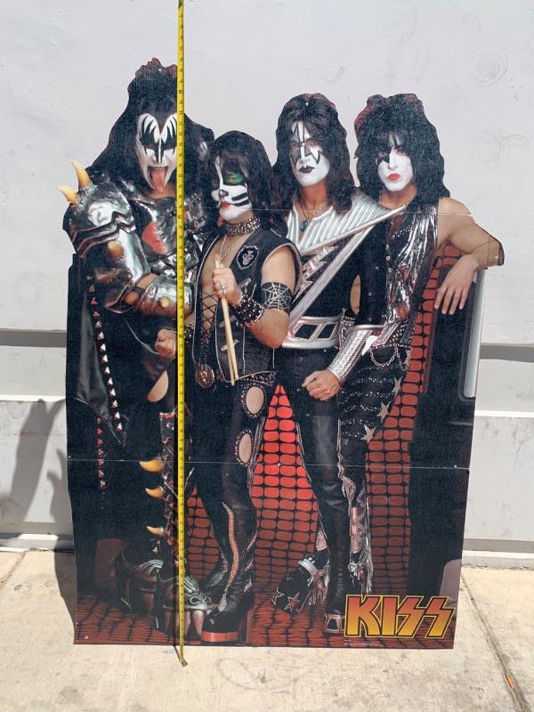 Photo 1 of 803425…large life size 5 foot 3 inch kiss stand alone display 