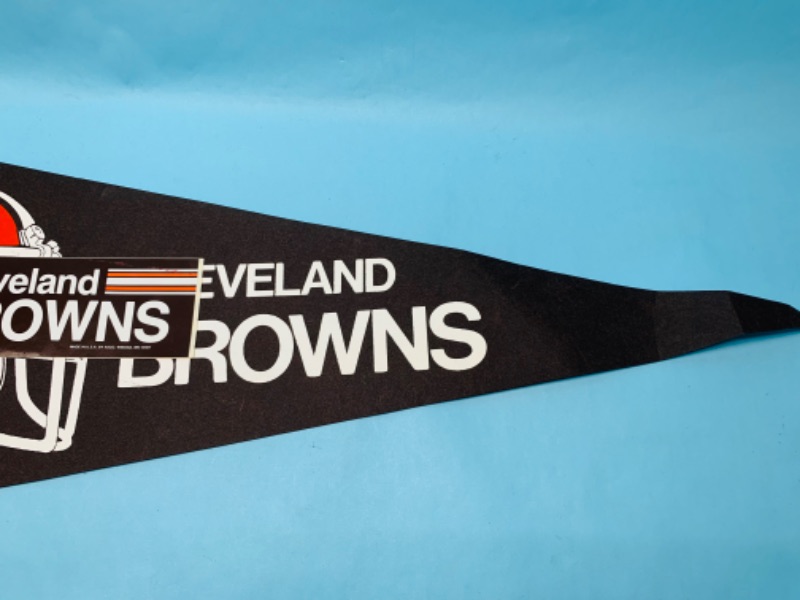 Photo 2 of 803448…vintage nfl pro pak cleavland brown’s pennant, pin, and bumper sticker 