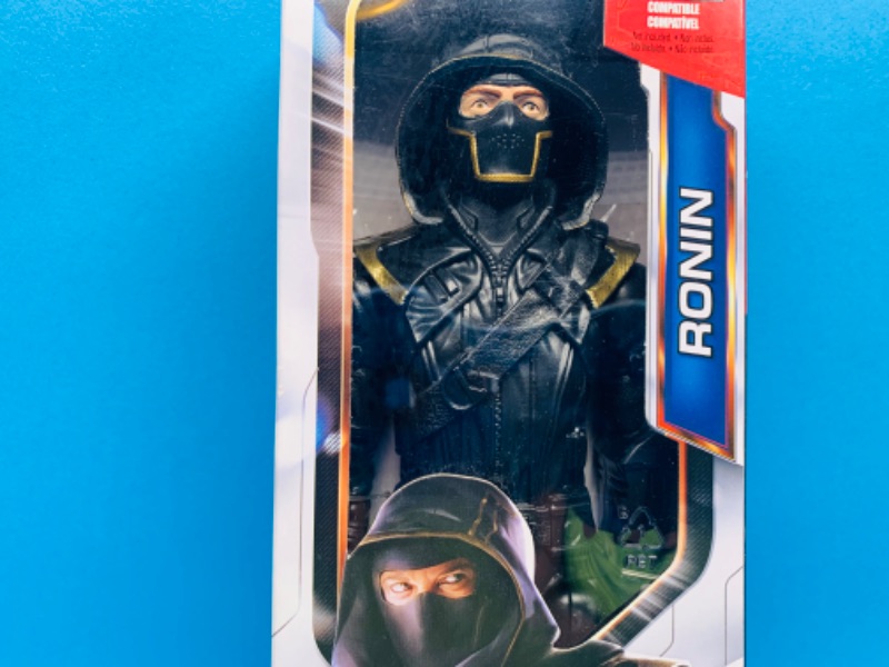 Photo 3 of 803669… Marvel avengers RONIN action figure in original box