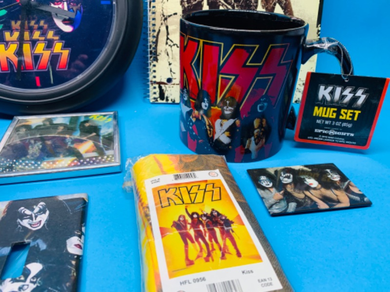 Photo 4 of 803712…kiss collectibles 