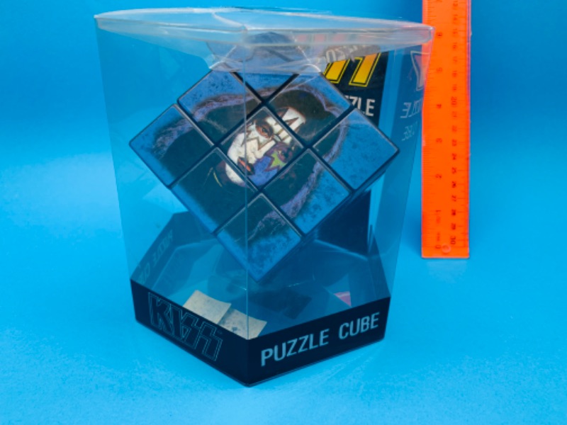 Photo 3 of 803718…kiss puzzle cube in package 