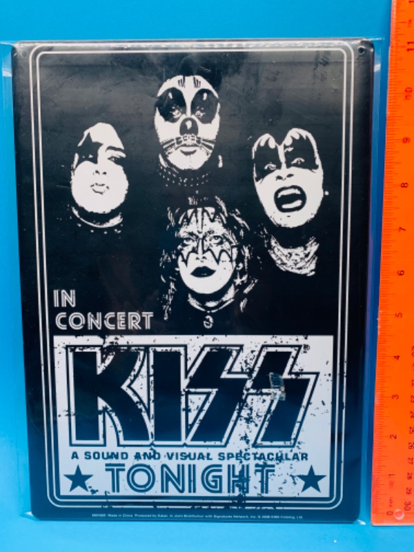 Photo 1 of 803720…11 x 8 kiss tin wall hanging 