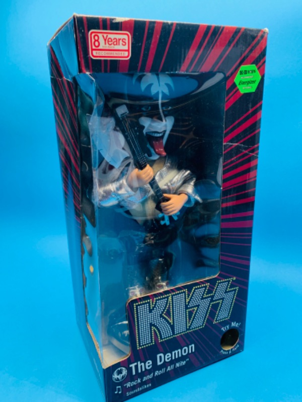 Photo 5 of 803730…large kiss animated the demon figure- plays music and moves -  in original box 