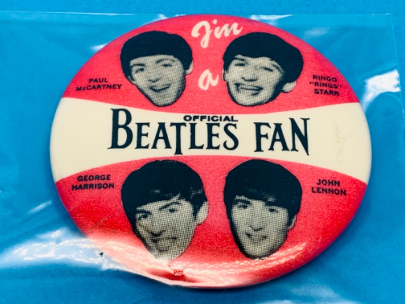 Photo 1 of 803741…vintage official Beatles fan pin