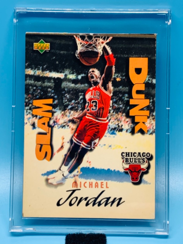 Photo 1 of 803814… upper deck slam dunk Michael Jordan card SD 22 in hard plastic case