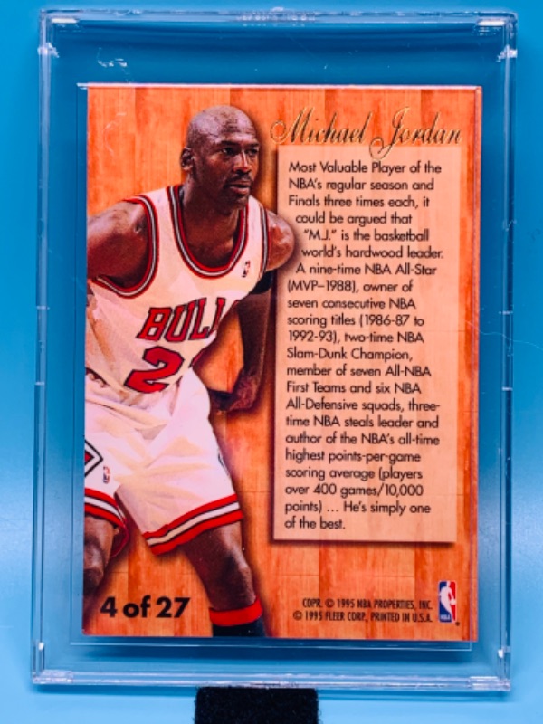 Photo 2 of 803815…flair hardwood leaders Michael Jordan card 4 in hard plastic case