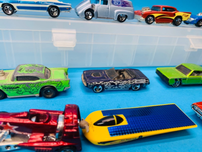 Photo 6 of 803834…16 hot wheels die cast cars in organizer case