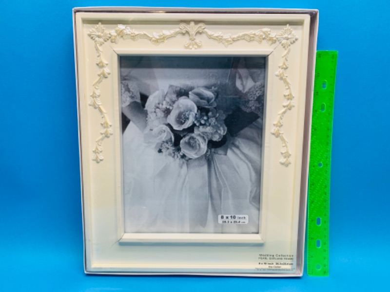 Photo 1 of 803893…pearl garland wedding frame 8x10 in box