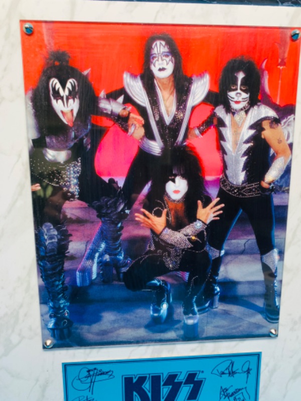 Photo 4 of 803976…1999 kiss catalog ltd. Plaque 15 x 12”