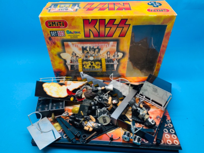 Photo 4 of 804011…kiss alive II smiti  playset - stage, figures, risers, instruments, microphones and more