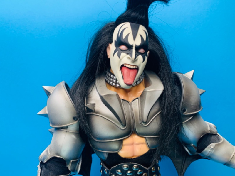 Photo 2 of 804015…Xlarge 2 foot 4” poseable figure plays music kiss Gene Simmons Destroyer has movable parts 