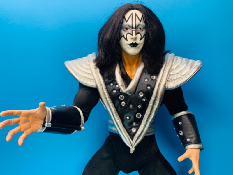 Photo 2 of 804016…Xlarge 2 foot 2” poseable figure plays music kiss Ace Frehley Destroyer has movable parts 