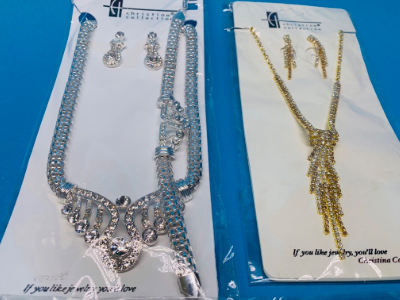 Photo 3 of 804025… 3 sets of fashion jewelry in packages 