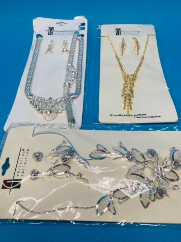 Photo 1 of 804025… 3 sets of fashion jewelry in packages 