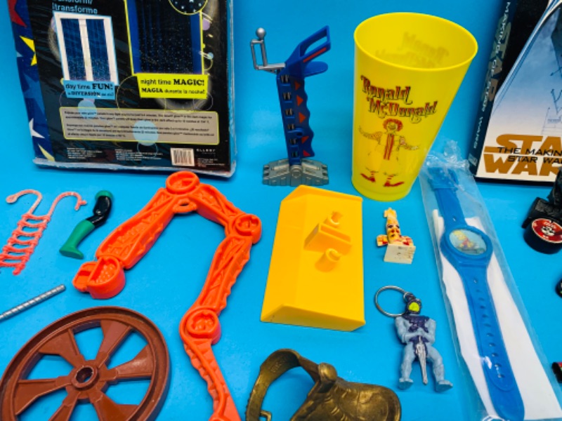 Photo 3 of 804119…vintage toys- some parts/pieces 